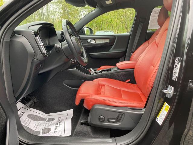 used 2019 Volvo XC40 car, priced at $20,988