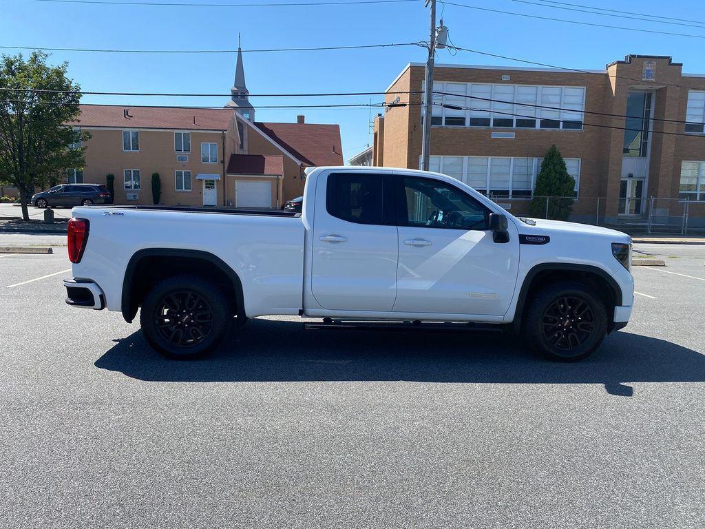 used 2023 GMC Sierra 1500 car, priced at $32,995