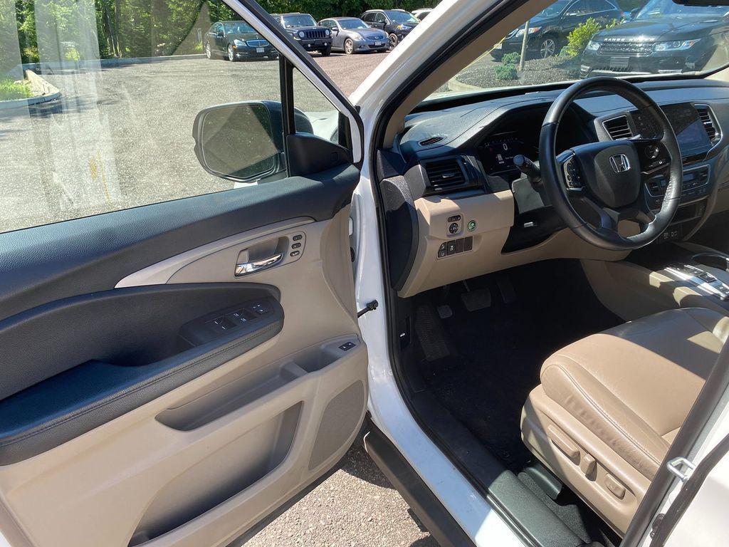 used 2022 Honda Pilot car, priced at $31,995