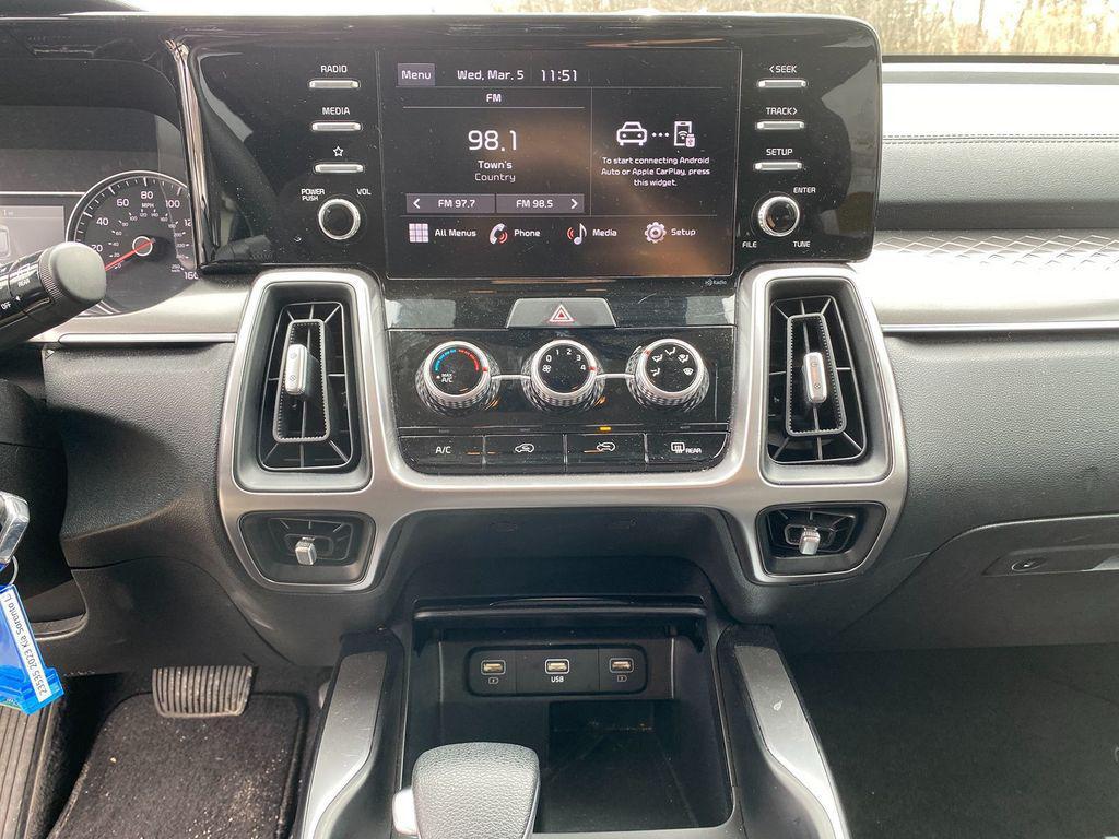 used 2023 Kia Sorento car, priced at $25,999