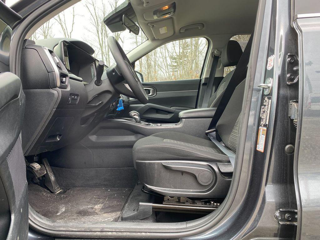 used 2023 Kia Sorento car, priced at $25,999