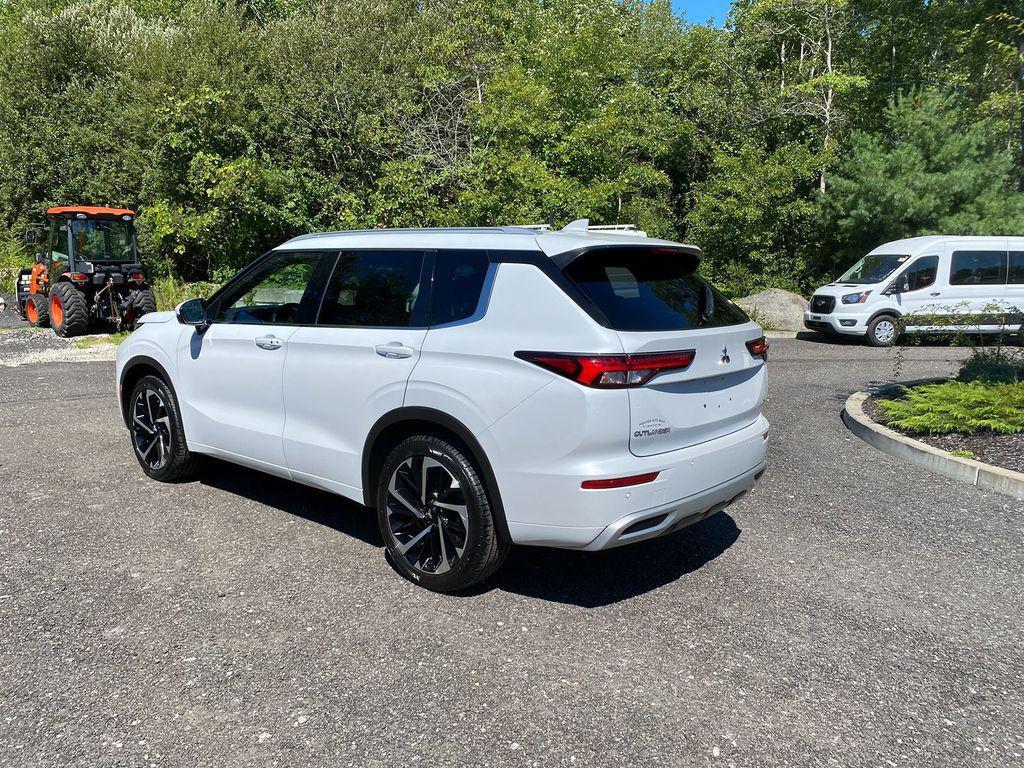 used 2022 Mitsubishi Outlander car, priced at $25,999