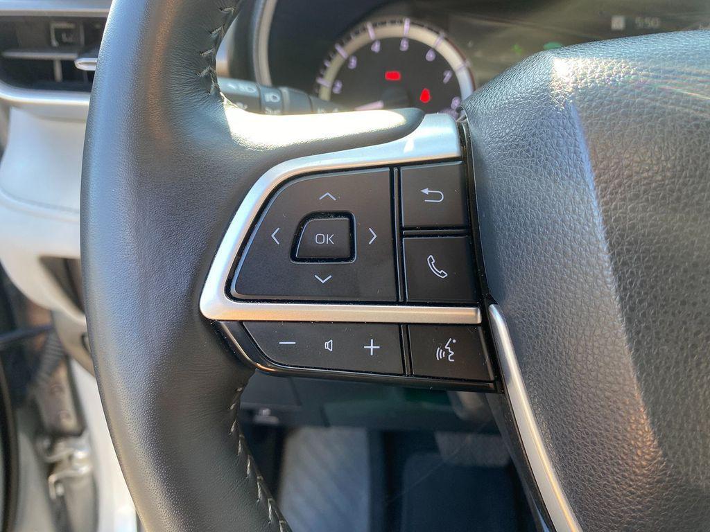 used 2024 Toyota Highlander car, priced at $35,278