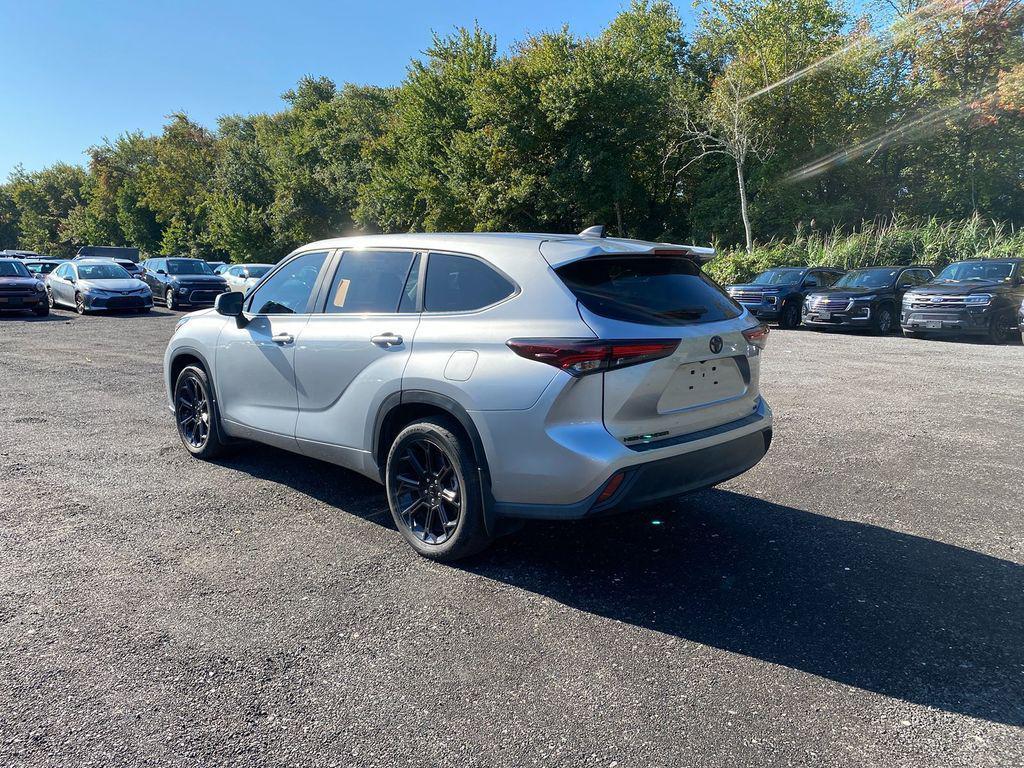 used 2024 Toyota Highlander car, priced at $35,278
