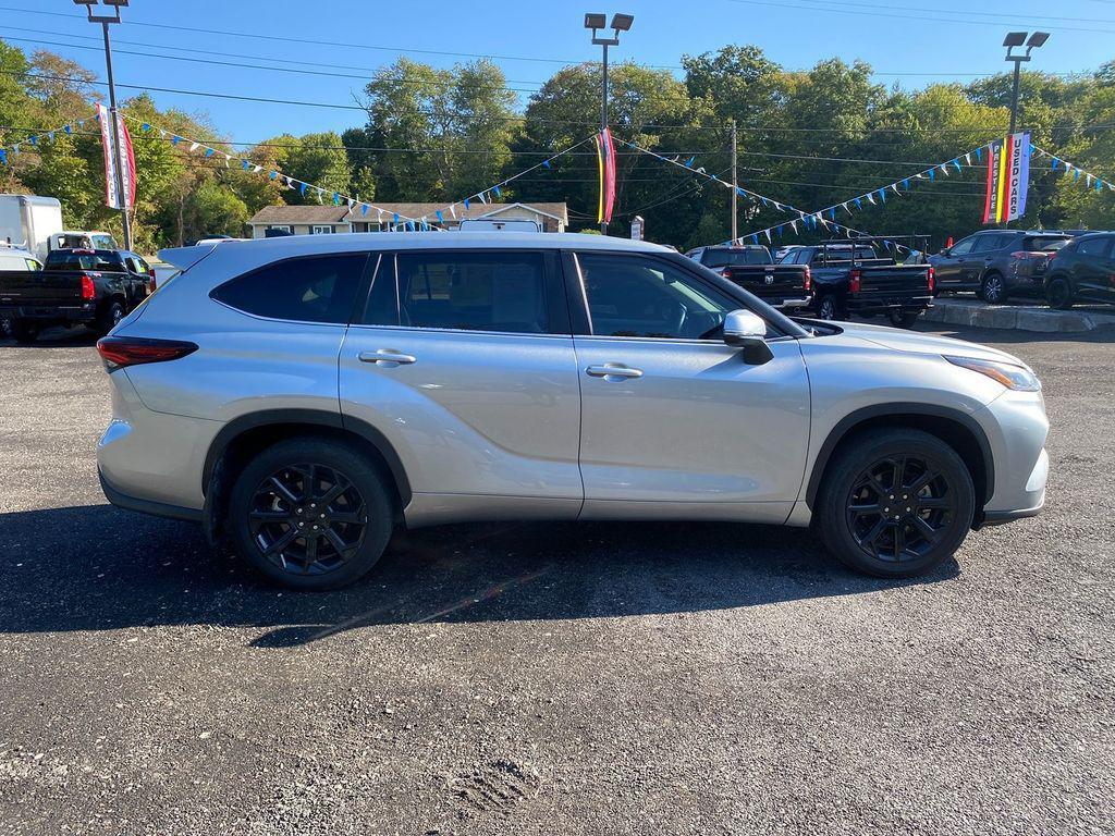 used 2024 Toyota Highlander car, priced at $35,278