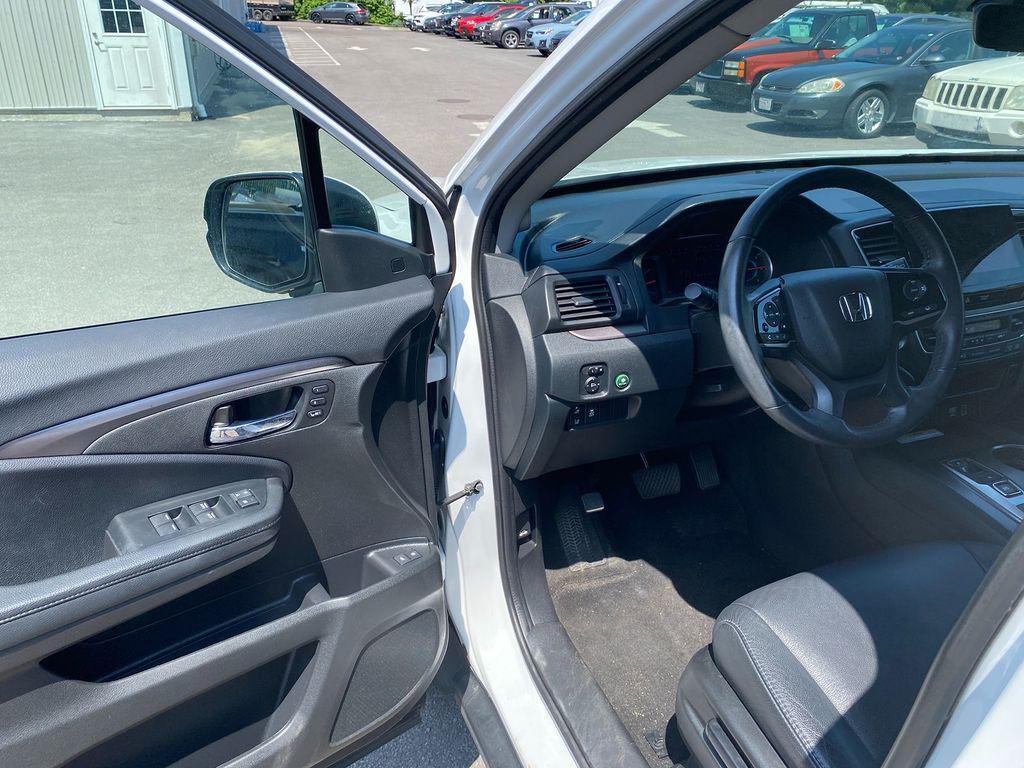 used 2022 Honda Pilot car, priced at $34,995