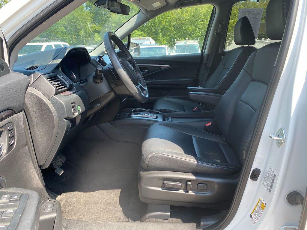 used 2022 Honda Pilot car, priced at $34,995