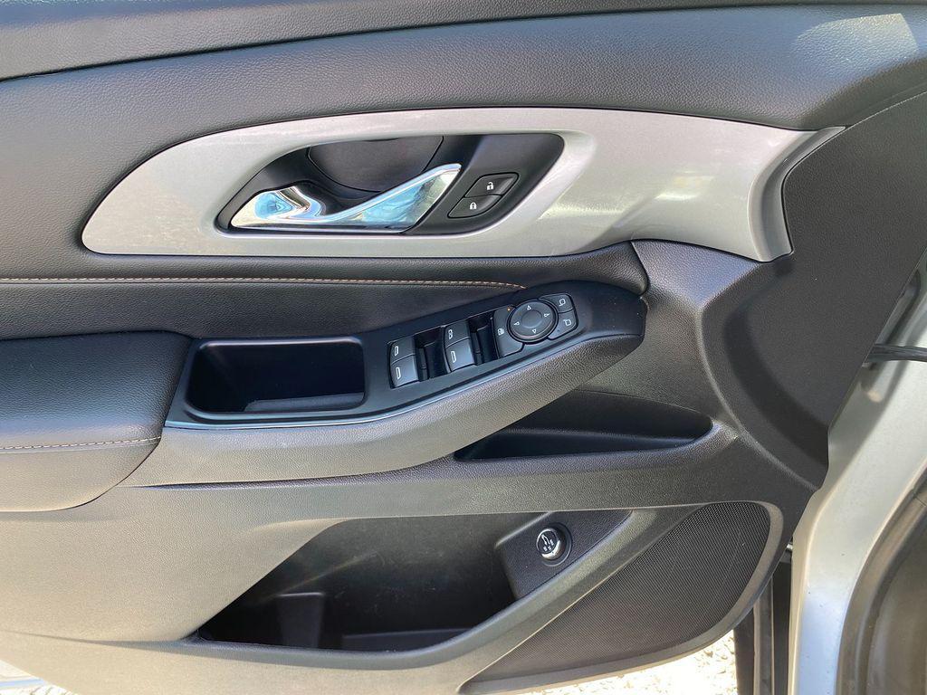 used 2019 Chevrolet Traverse car, priced at $25,988