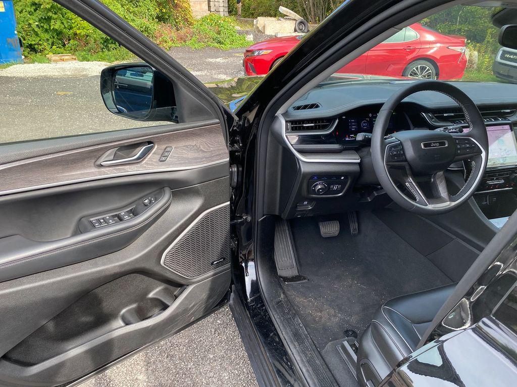 used 2023 Jeep Grand Cherokee 4xe car, priced at $31,877