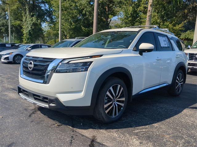 new 2024 Nissan Pathfinder car, priced at $50,555