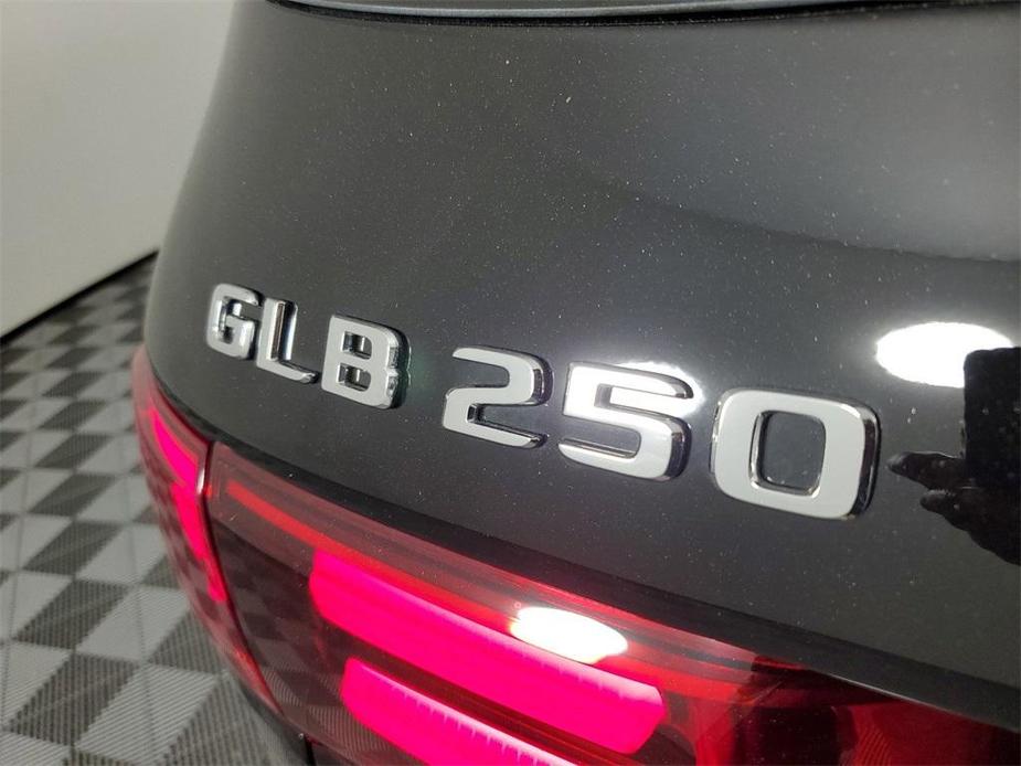 new 2024 Mercedes-Benz GLB 250 car, priced at $49,100