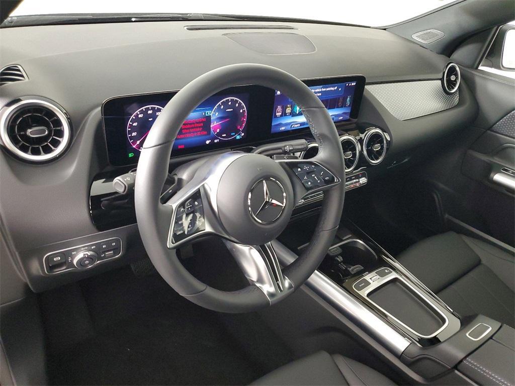 new 2025 Mercedes-Benz GLA 250 car, priced at $42,250