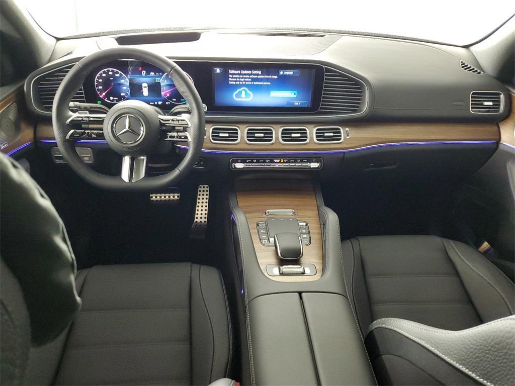 new 2025 Mercedes-Benz GLS 450 car, priced at $105,700