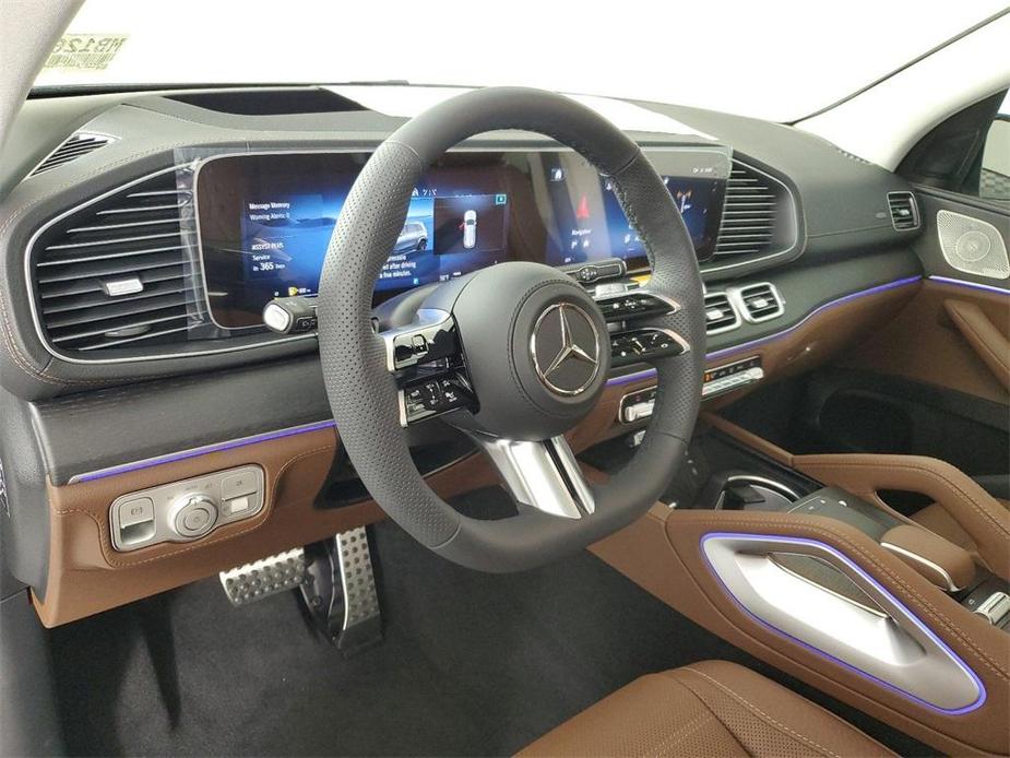 new 2024 Mercedes-Benz GLS 580 car, priced at $120,360