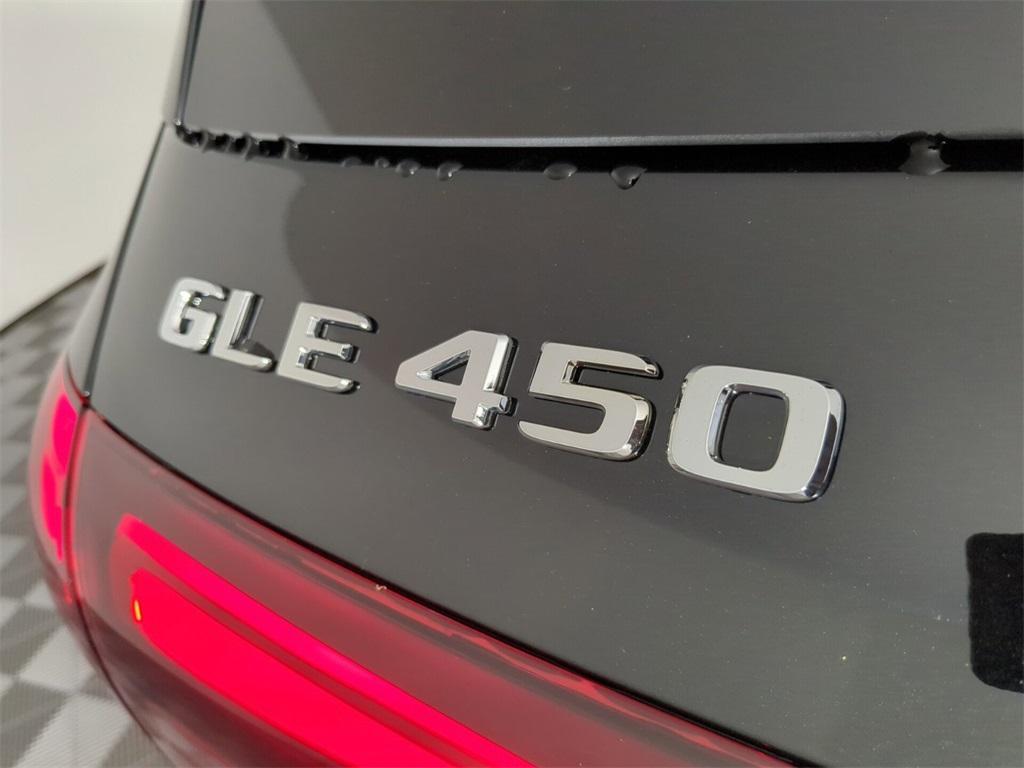 new 2025 Mercedes-Benz GLE 450 car, priced at $81,325