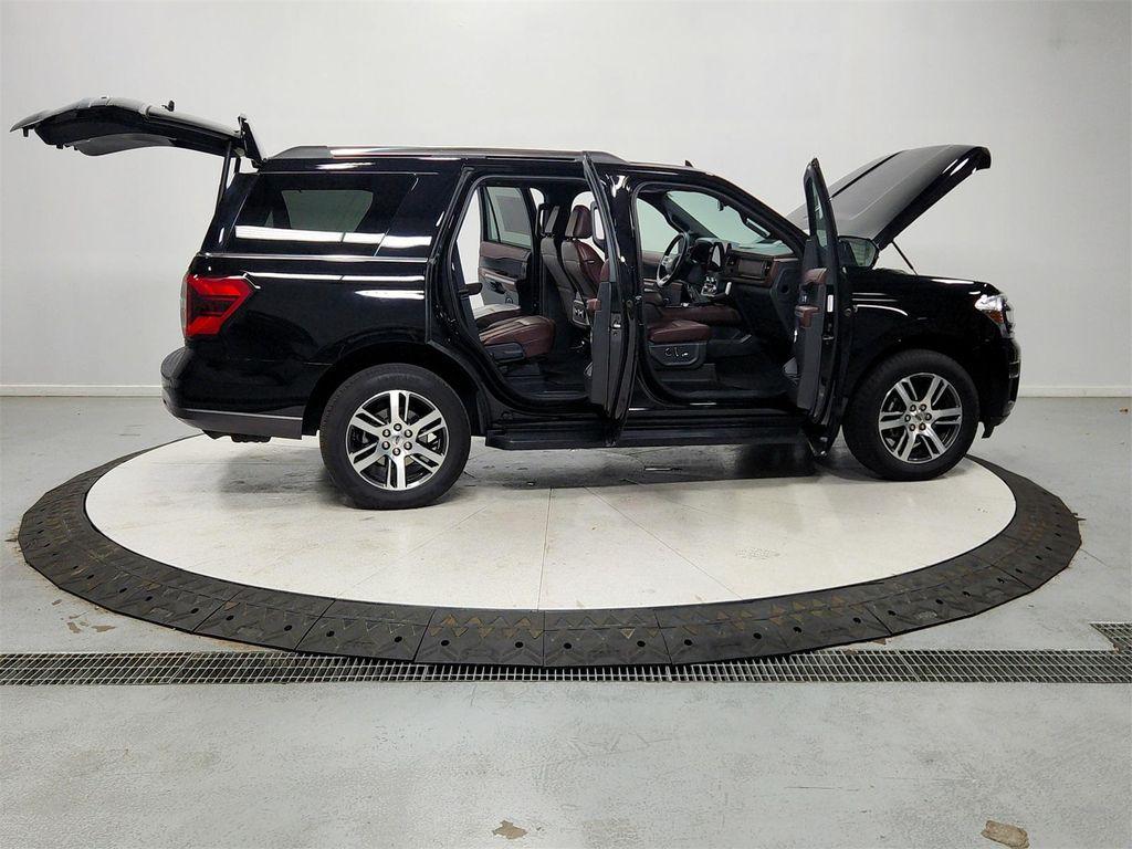 used 2024 Ford Expedition car, priced at $52,661