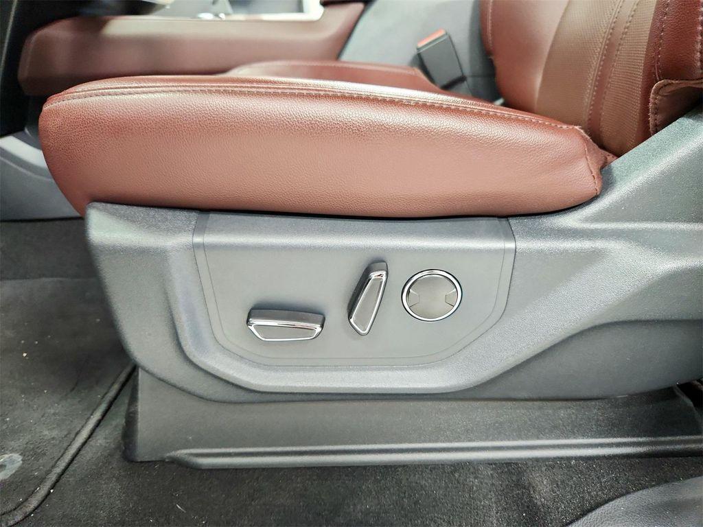 used 2024 Ford Expedition car, priced at $52,661