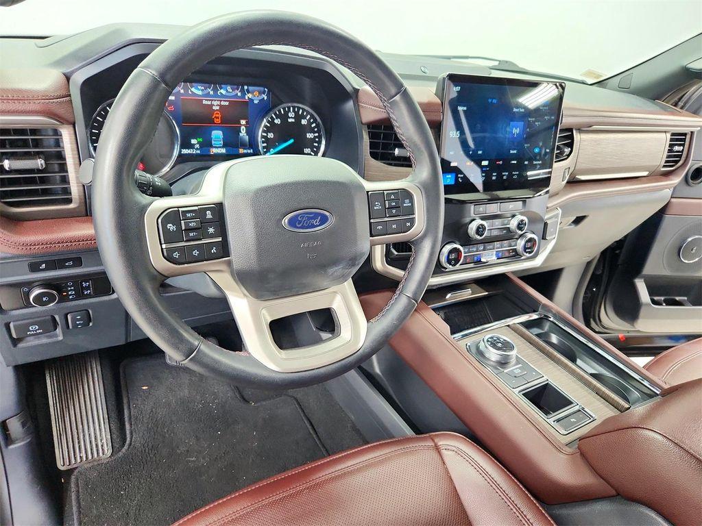 used 2024 Ford Expedition car, priced at $52,661