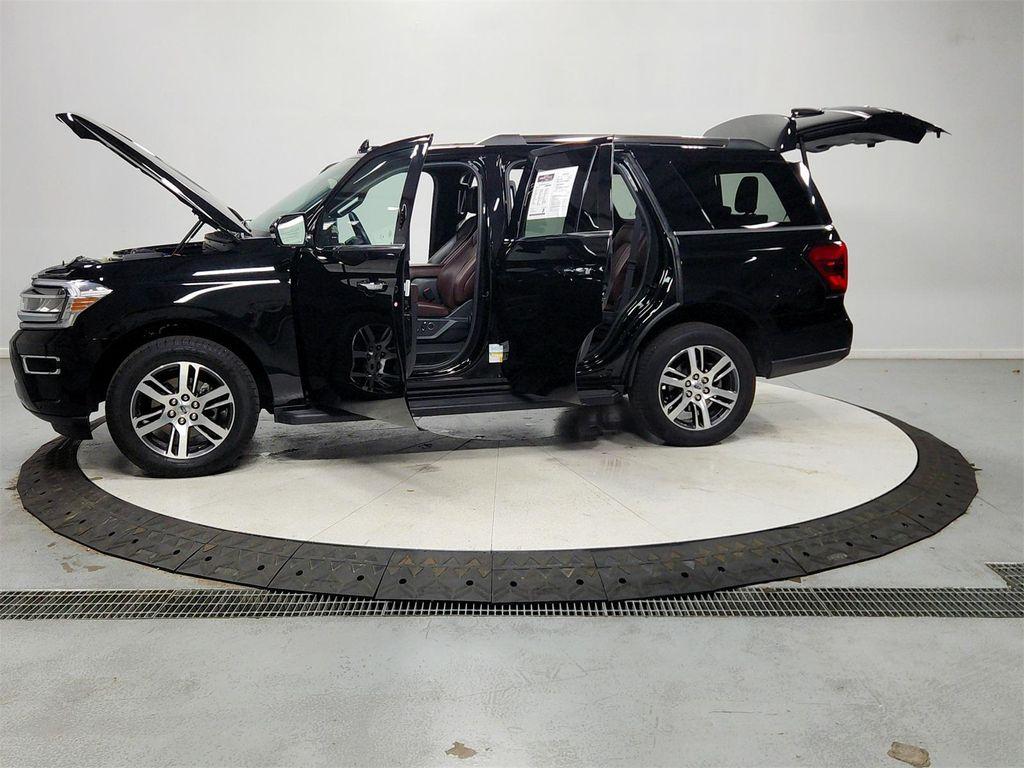 used 2024 Ford Expedition car, priced at $52,661