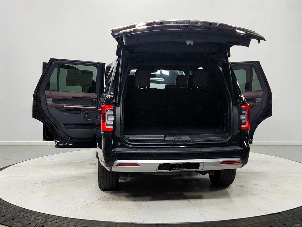 used 2024 Ford Expedition car, priced at $52,661