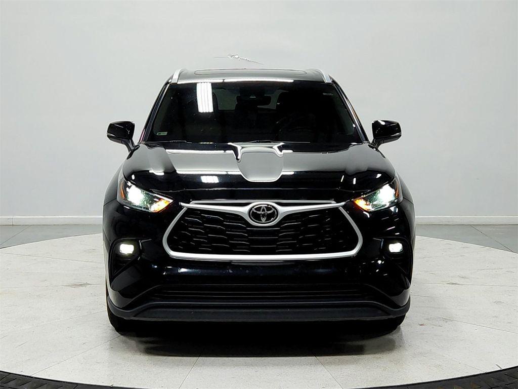 used 2022 Toyota Highlander car, priced at $33,994