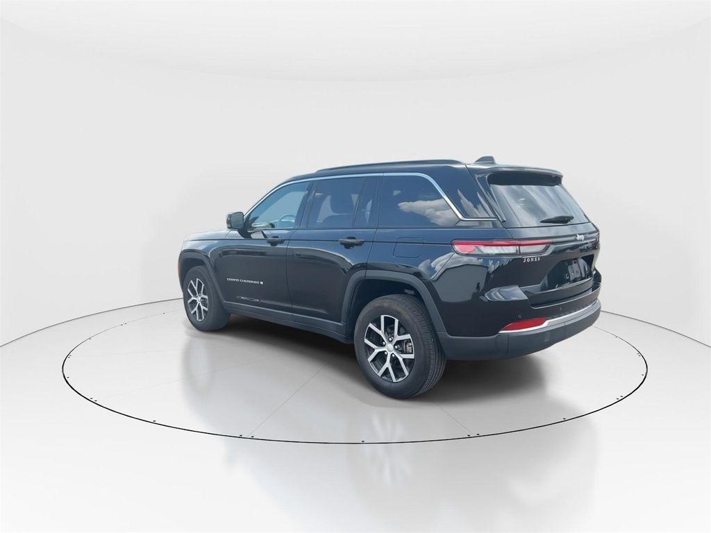 used 2024 Jeep Grand Cherokee car, priced at $31,455
