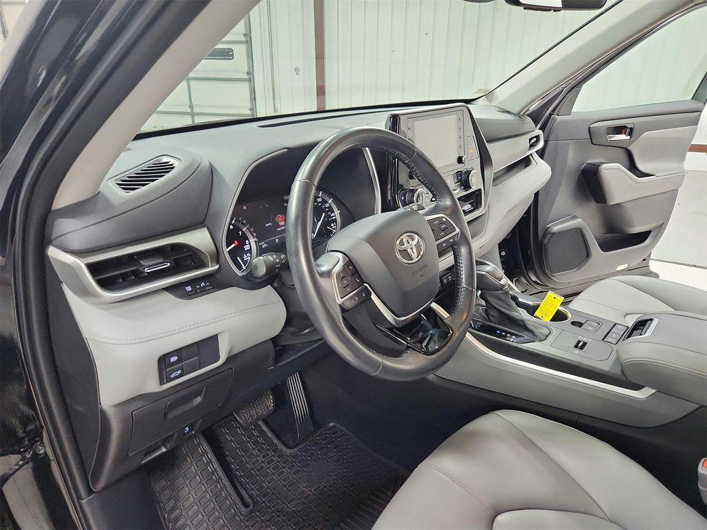 used 2021 Toyota Highlander car, priced at $28,986