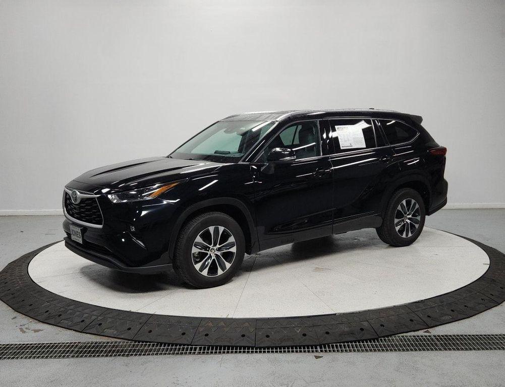 used 2021 Toyota Highlander car, priced at $28,986