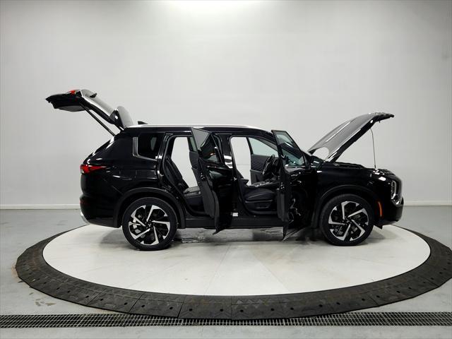 used 2024 Mitsubishi Outlander car, priced at $30,757