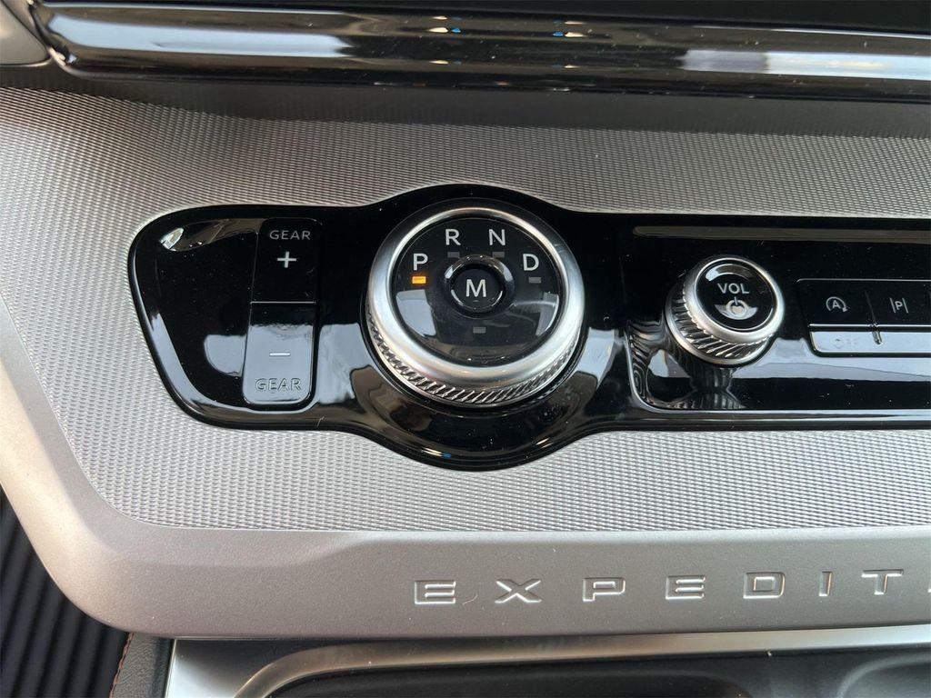 new 2025 Ford Expedition car, priced at $69,644