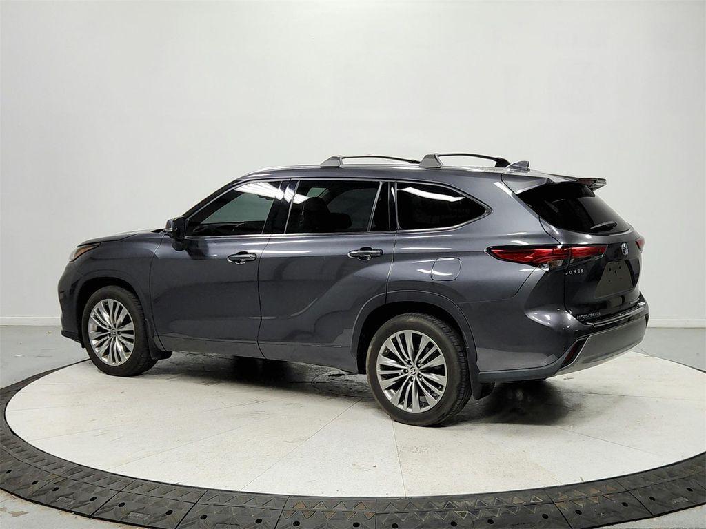 used 2020 Toyota Highlander car, priced at $28,240