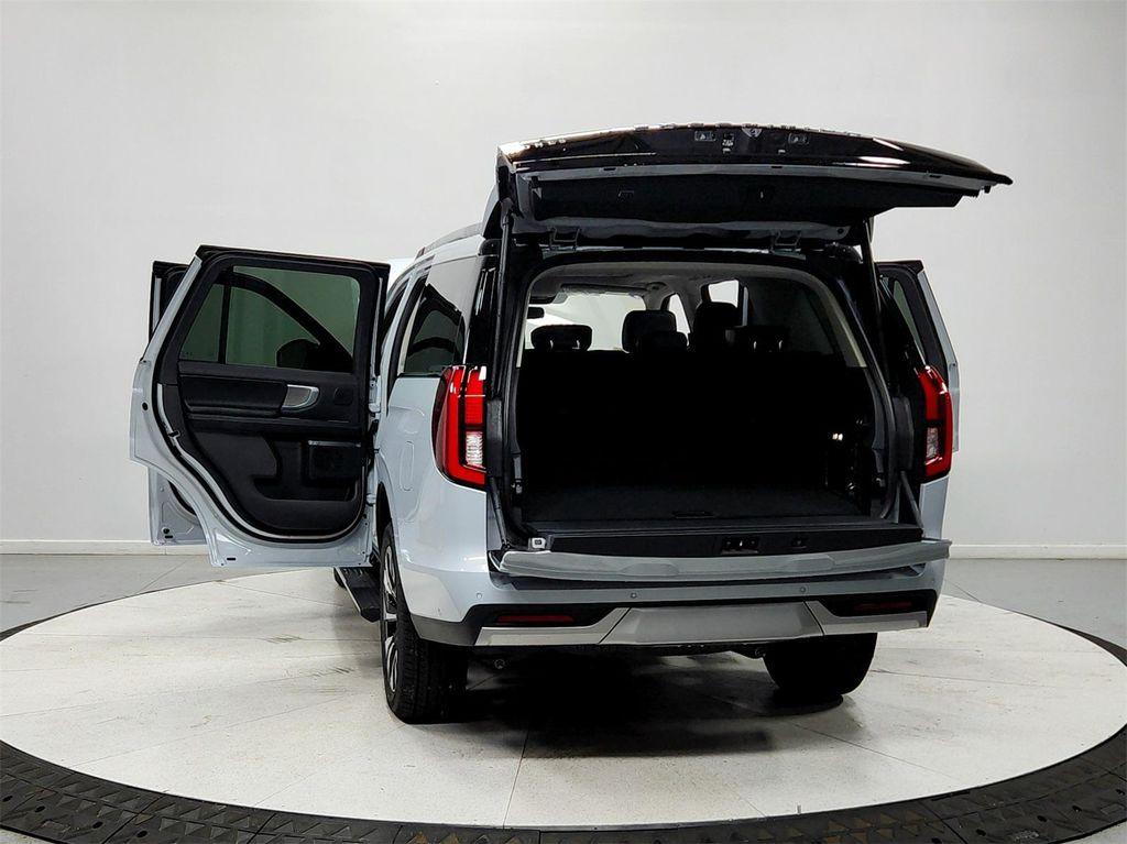 new 2025 Ford Expedition car, priced at $76,761
