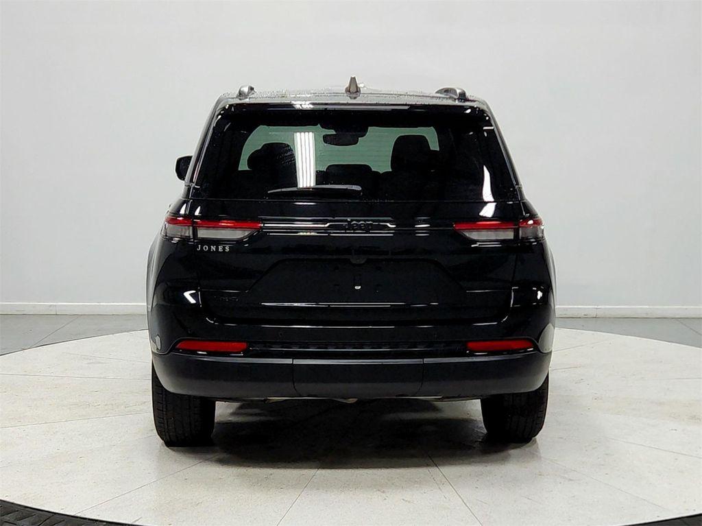used 2024 Jeep Grand Cherokee car, priced at $29,981