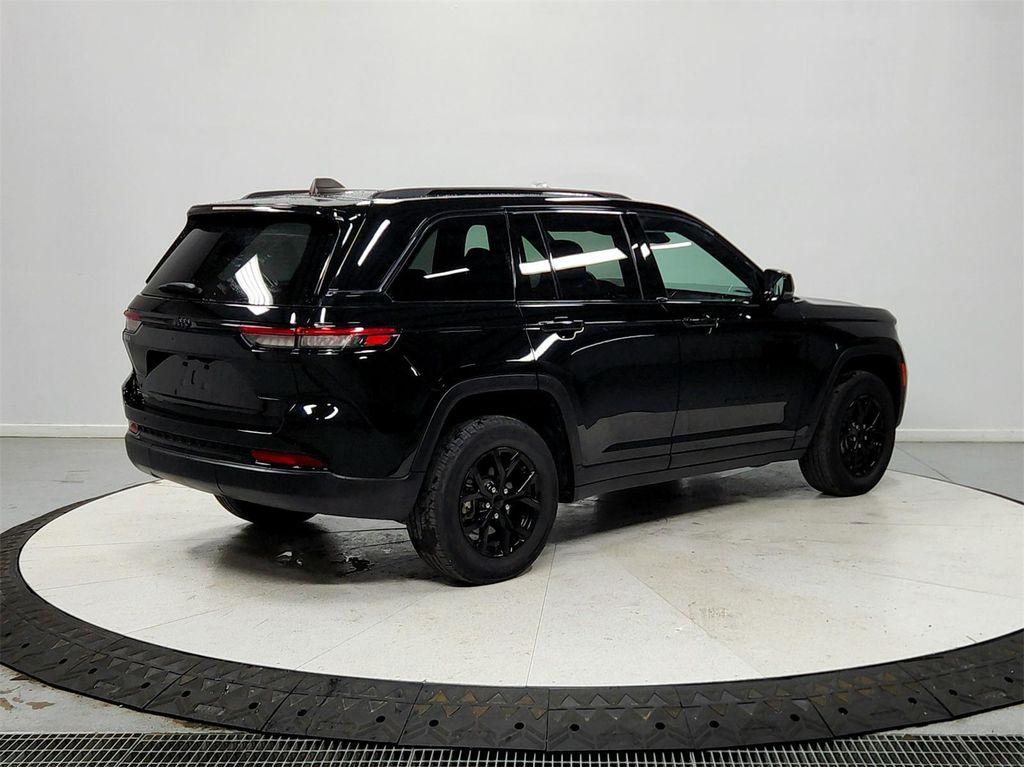 used 2024 Jeep Grand Cherokee car, priced at $29,981