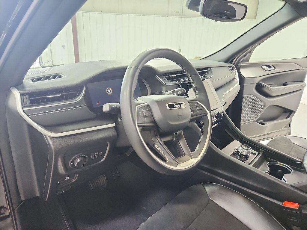 used 2024 Jeep Grand Cherokee car, priced at $29,981