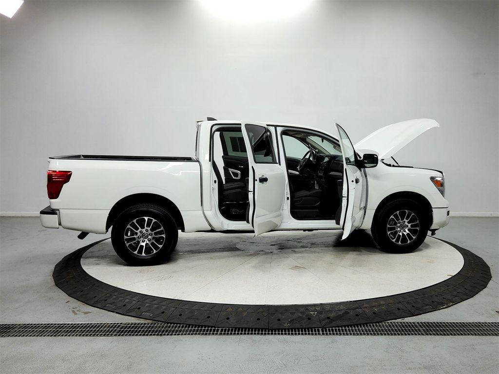 used 2023 Nissan Titan car, priced at $28,332