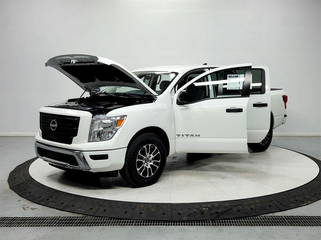 used 2023 Nissan Titan car, priced at $28,332