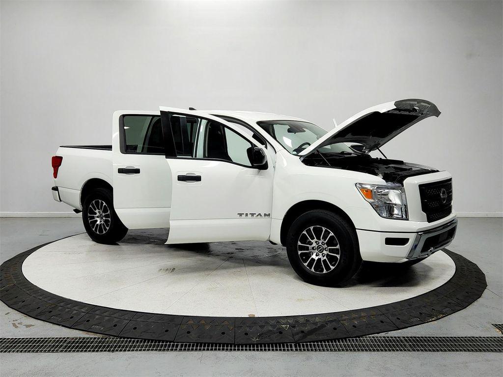 used 2023 Nissan Titan car, priced at $28,332