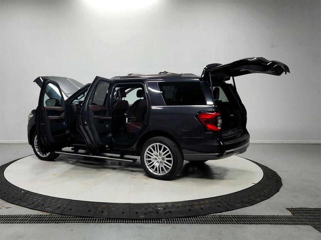 used 2024 Ford Expedition car, priced at $49,727