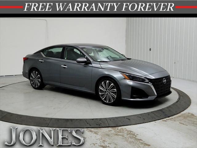 used 2023 Nissan Altima car, priced at $23,604