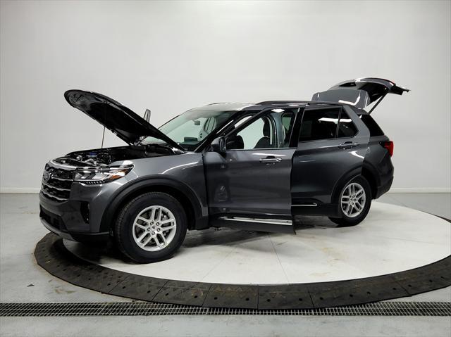 new 2025 Ford Explorer car, priced at $41,121