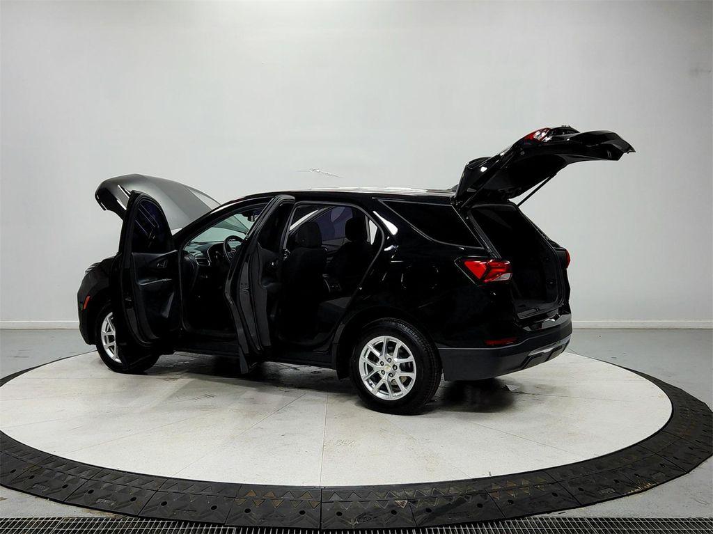used 2022 Chevrolet Equinox car, priced at $19,115