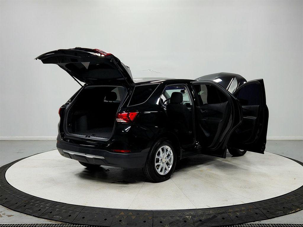 used 2022 Chevrolet Equinox car, priced at $19,115
