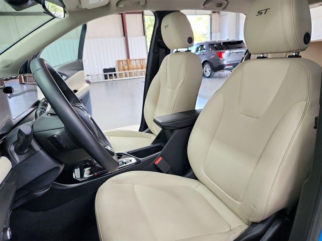 used 2025 Buick Encore GX car, priced at $25,039