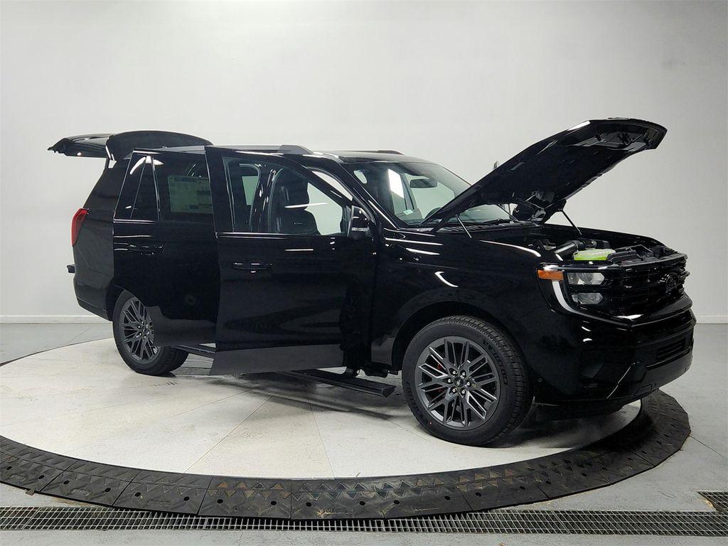 new 2025 Ford Expedition car, priced at $80,275