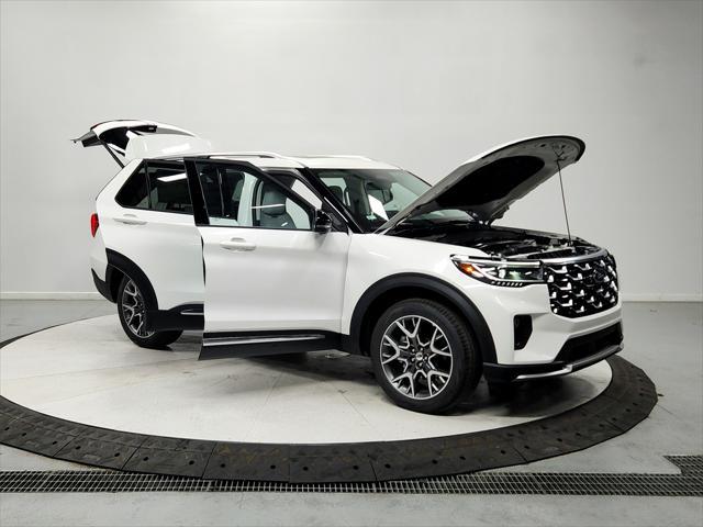 new 2025 Ford Explorer car, priced at $56,198