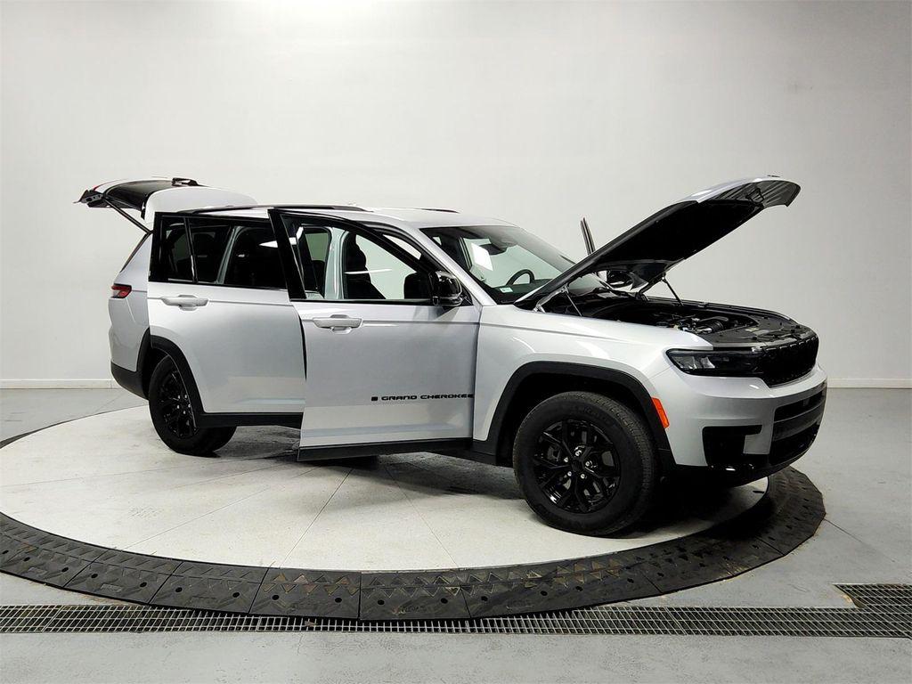 used 2024 Jeep Grand Cherokee L car, priced at $28,381