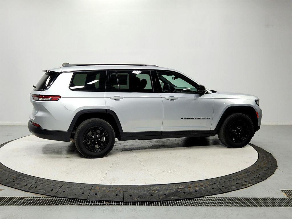 used 2024 Jeep Grand Cherokee L car, priced at $28,381