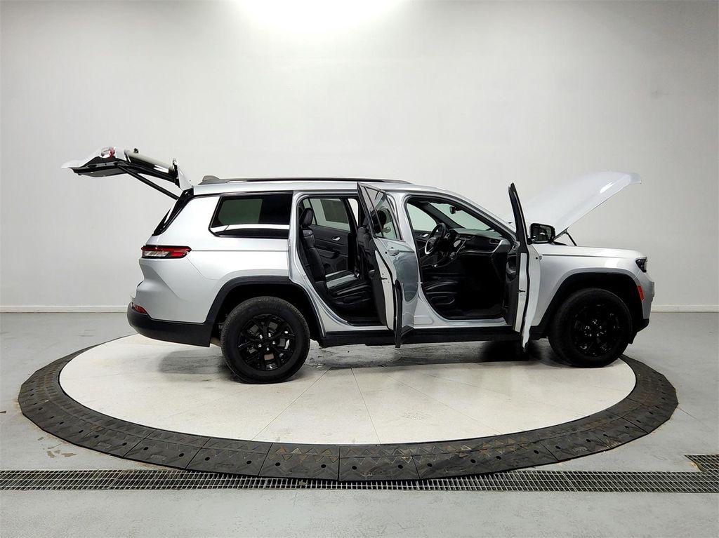 used 2024 Jeep Grand Cherokee L car, priced at $28,381