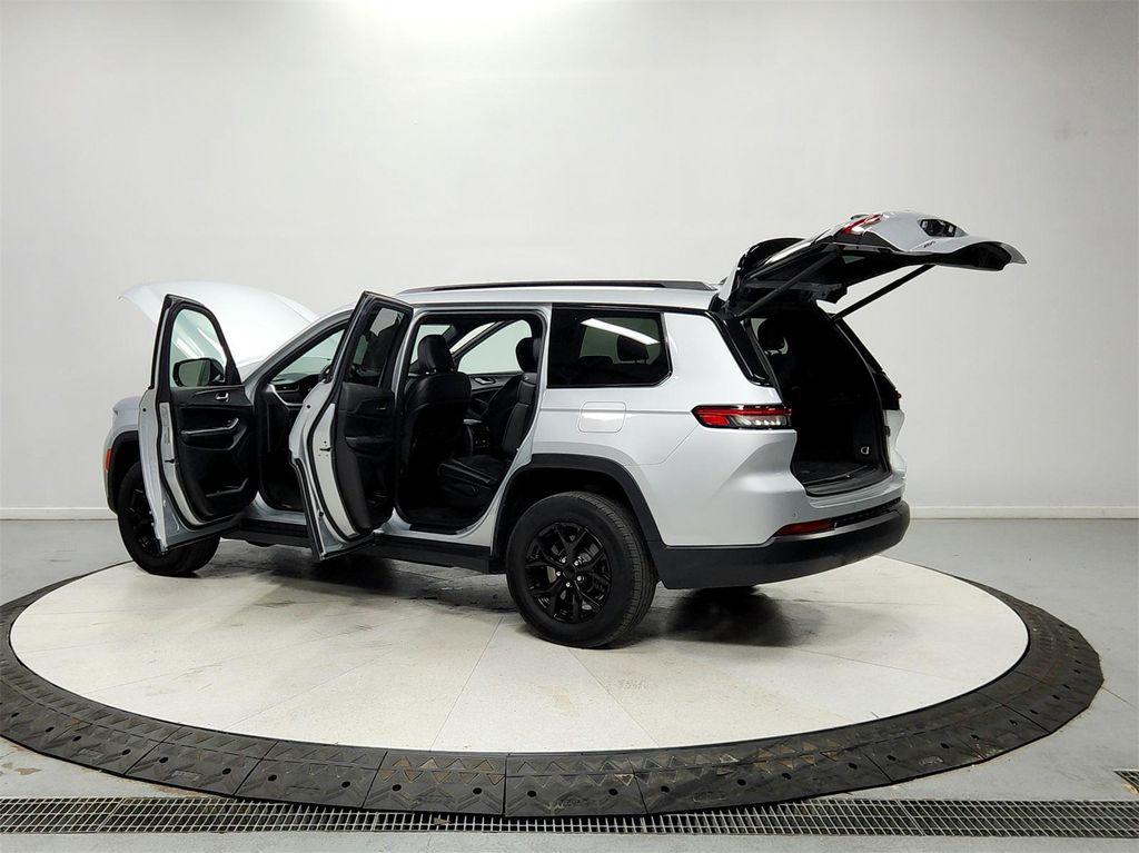 used 2024 Jeep Grand Cherokee L car, priced at $28,381